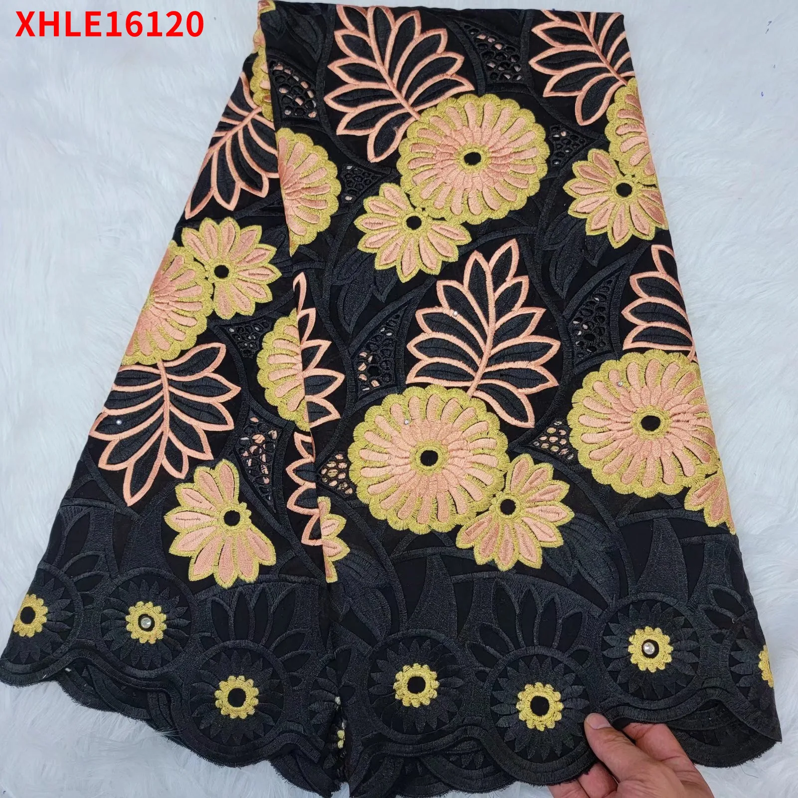 

Flower Style African Swiss Lace Fabric Material Low Price ​Nigerian Embroidery Cotton For Women Sewing Clothes XHLE16120 C