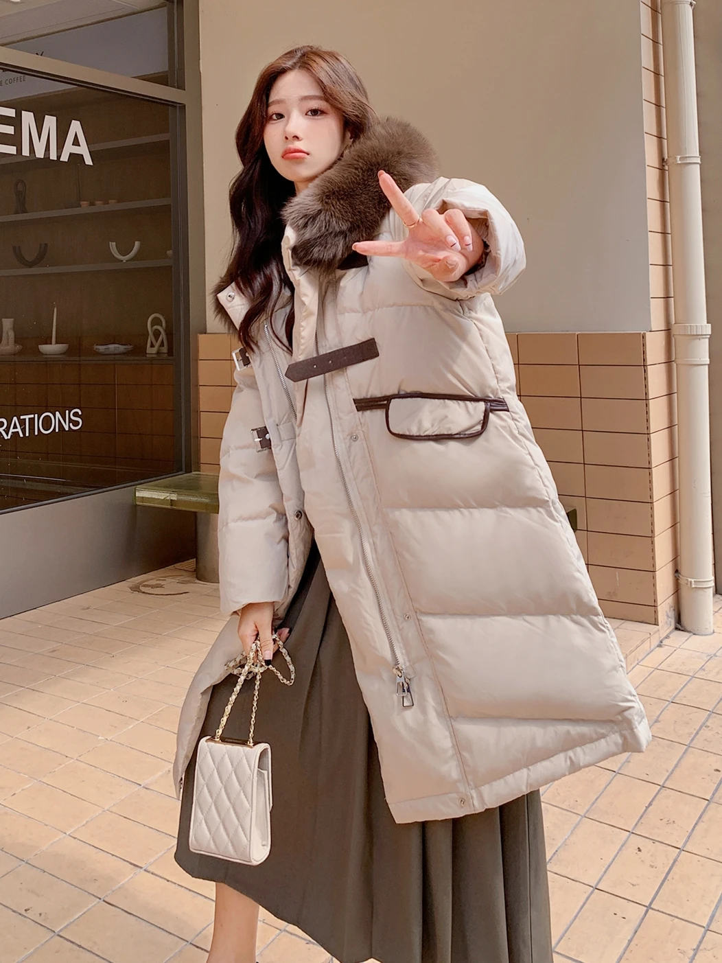 

Women Real Fox Fur Hair Collar Warm Coat Long Down Parkas Large Size Coats Female's Korean Loose White Duck Down Jacket Mujer