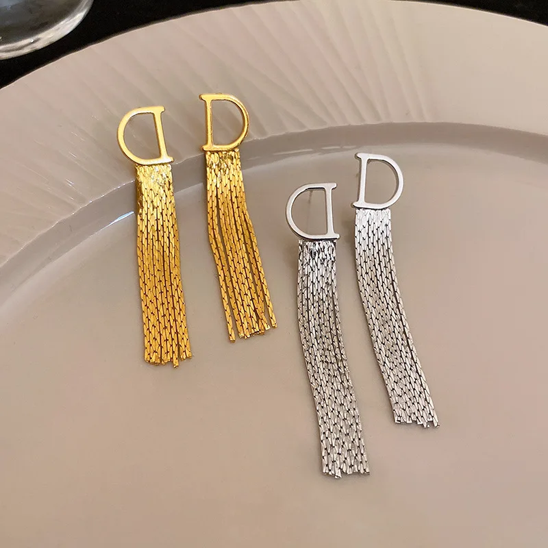 

Long Tassel Metal Temperament Personalised Letter Stud Earrings For Women Korean Fashion Earring Birthday Party Jewelry Gifts