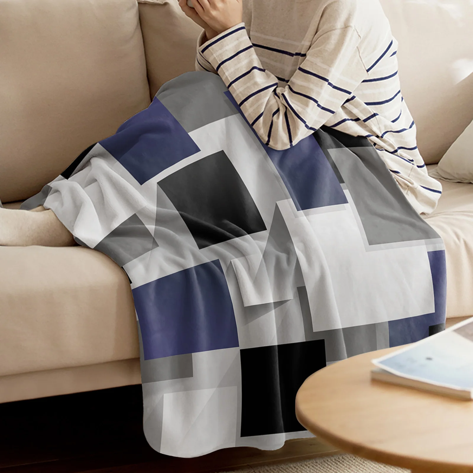 Одеяло с геометрическим рисунком темно-серое черное абстрактным принтом