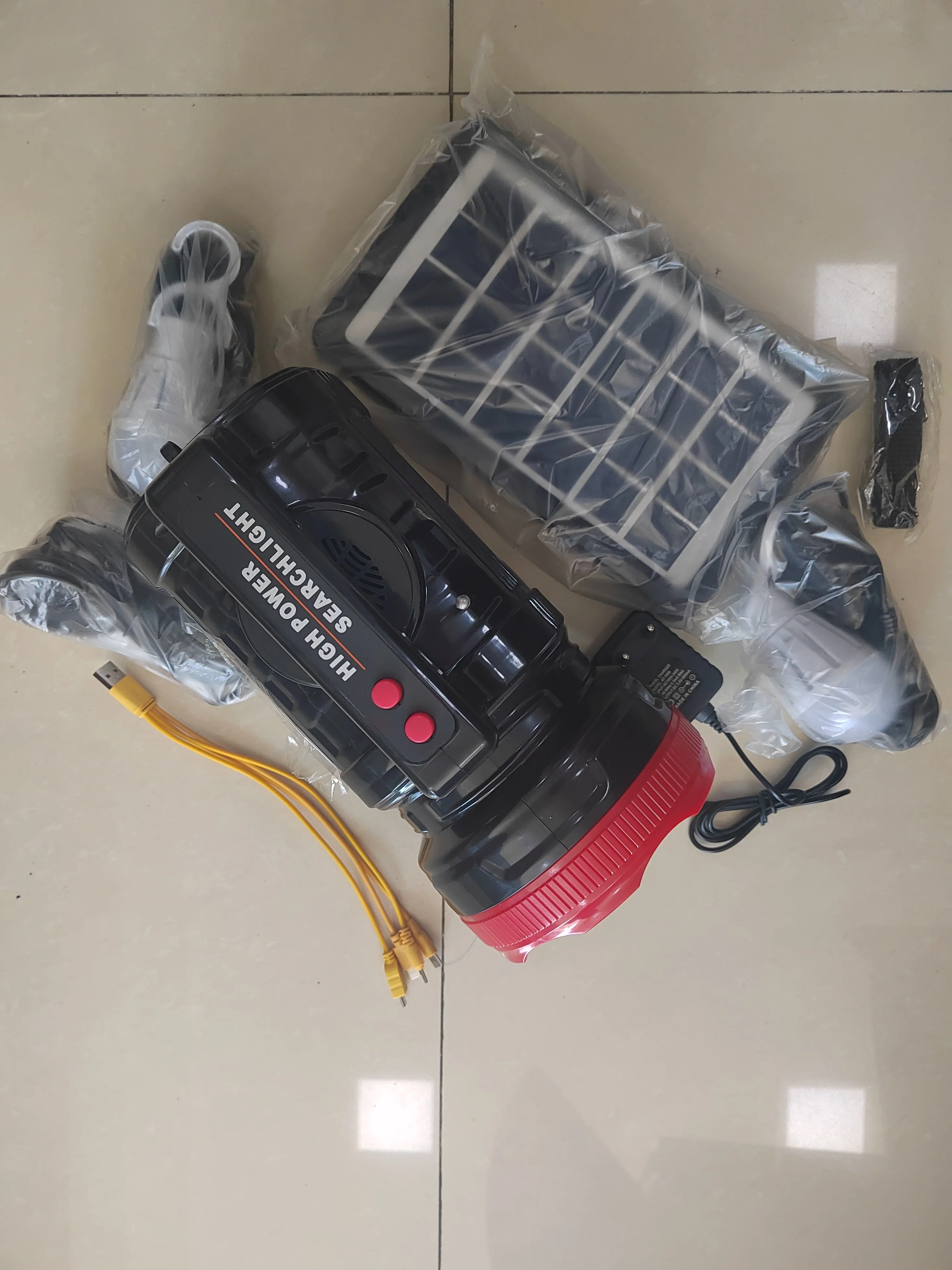 Портативная солнечная система освещения с MP3 и радио перезаряжаемый прожектор