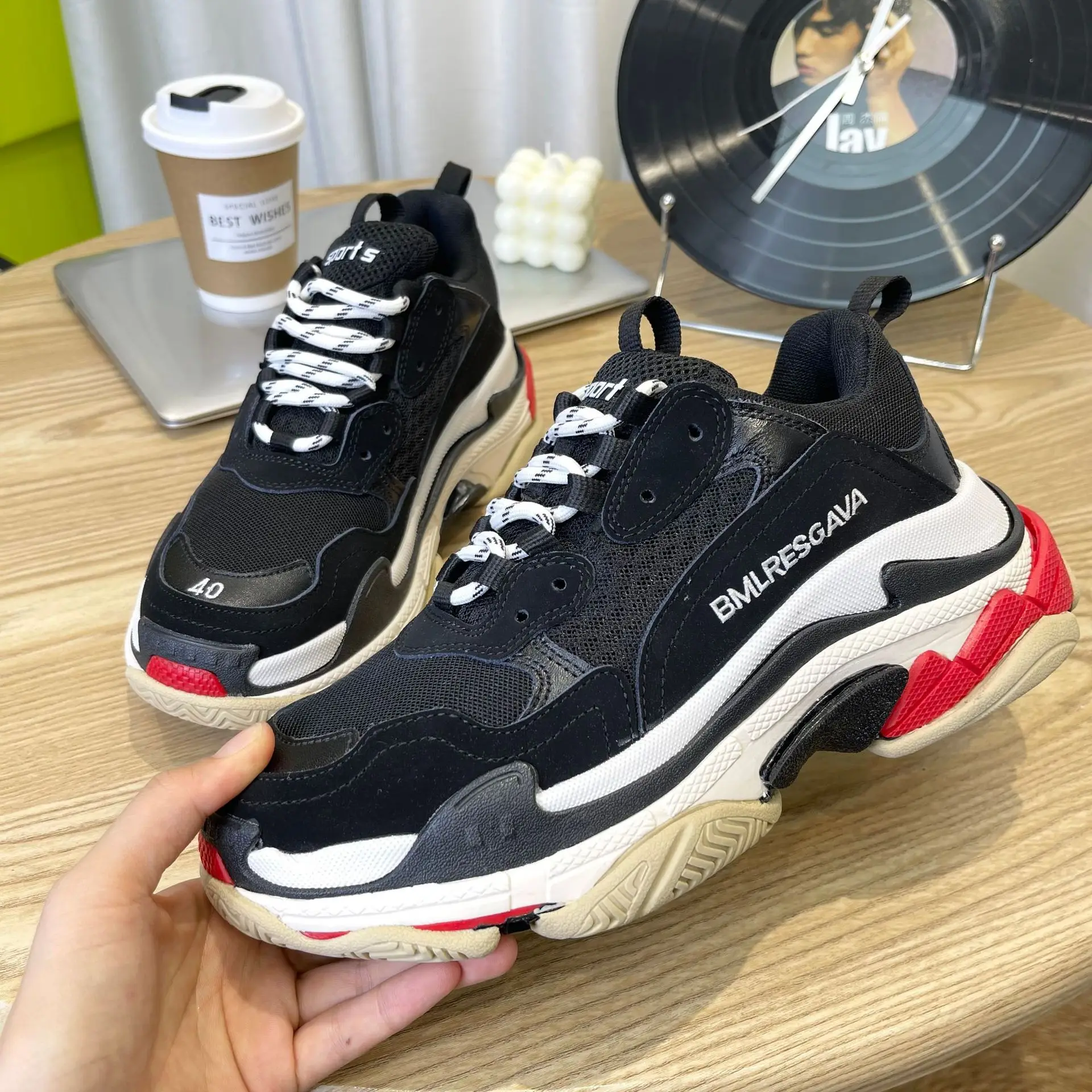 

2023 Jogging Shoes TRIPLE S Training Shoes Thick Bottom Sports Shoes High Quality Couple White Women's Sports Shoes Sneakers Ua