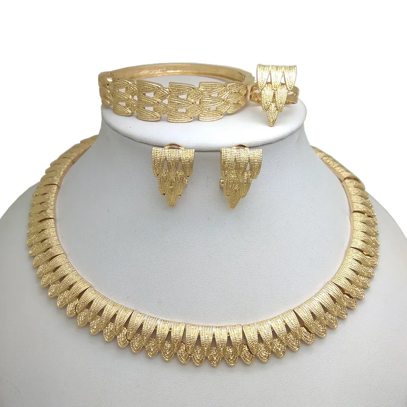 

Newest Dubai Gold Necklace Bracelet Earring Ring Jewelry Sets Ladies Exquisite Banquet Dating Wedding Jewelry Set Kingdom Ma