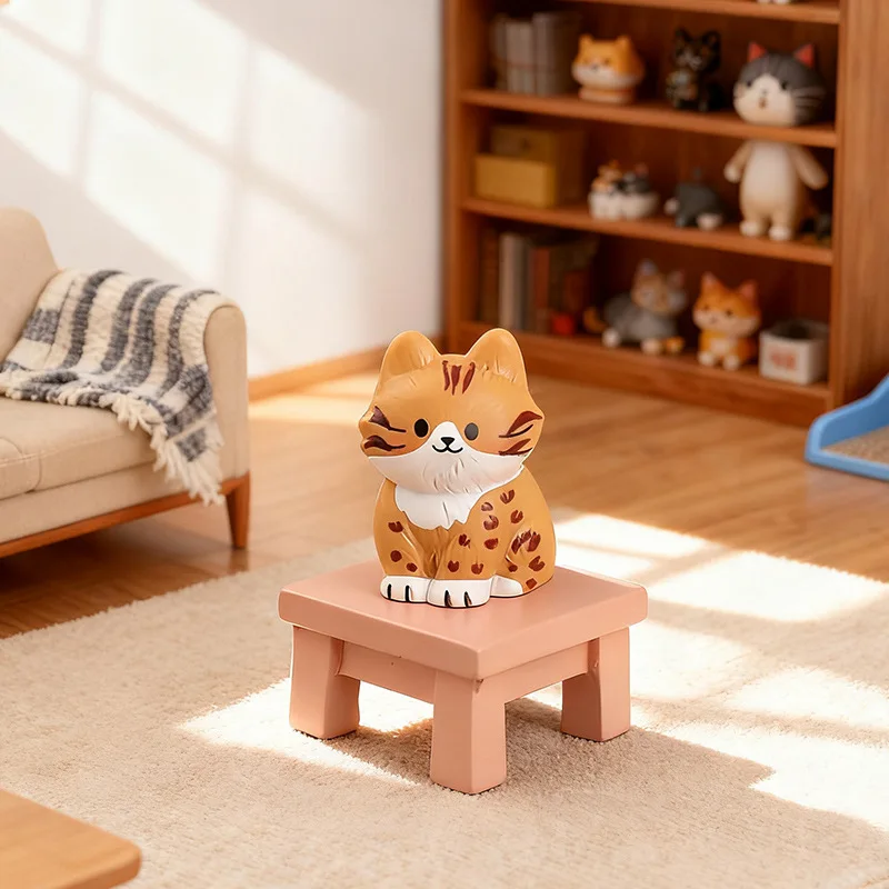 

Миниатюрная фигурки котенка из пластика