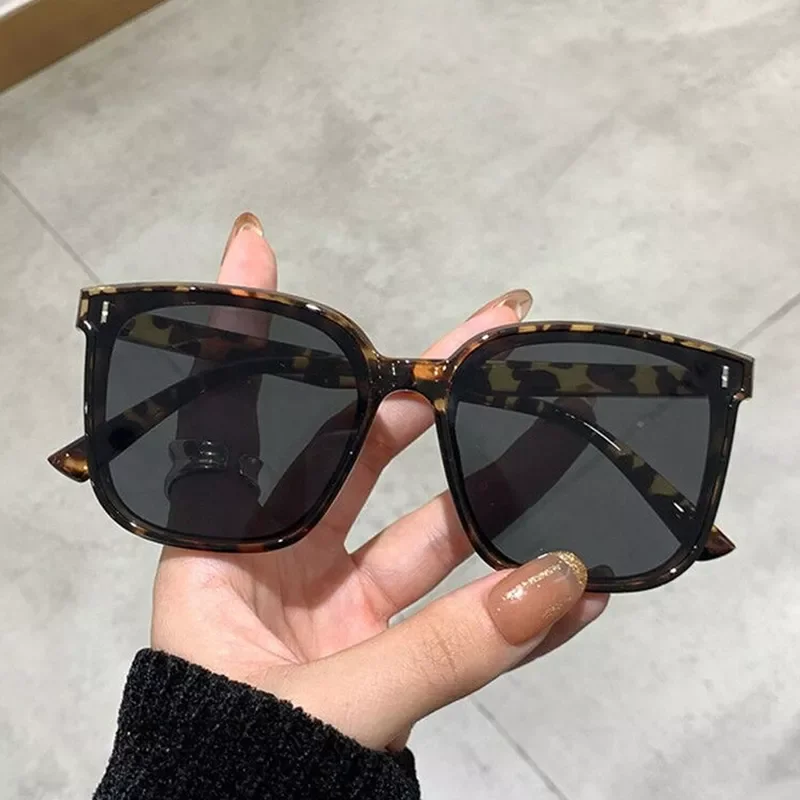 

New in Square Sunglasses Women Black Cat Eye Sun Glasses Female Retro Vintage Big Frame Mirror Rivet Oculos De Sol y2k hair acc
