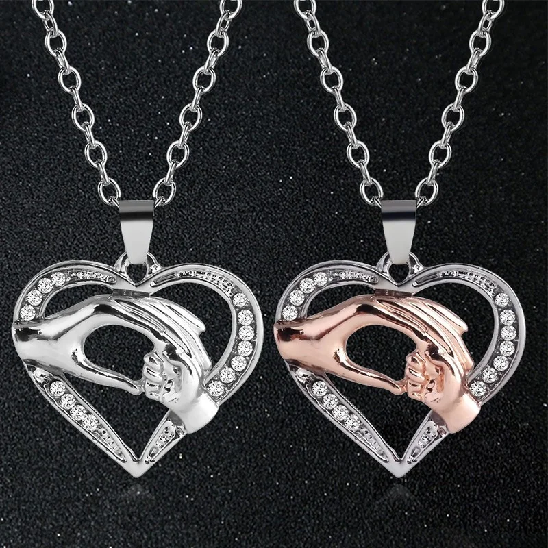 2022 Fashion Simple Mother Love Care Big Hand Holding Small Hand Hollow Diamond Necklace Pendant Jewelry Mother's Day Gift Jewel