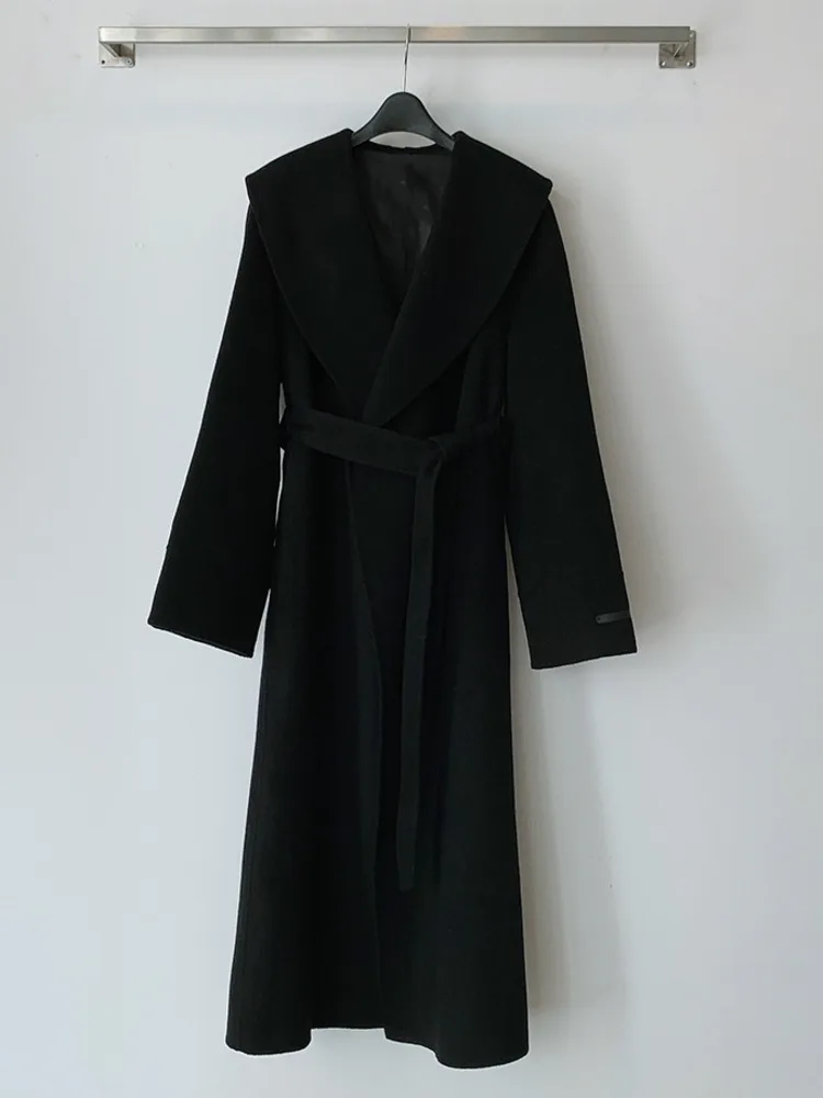 Женское длинное шерстяное пальто на шнуровке |