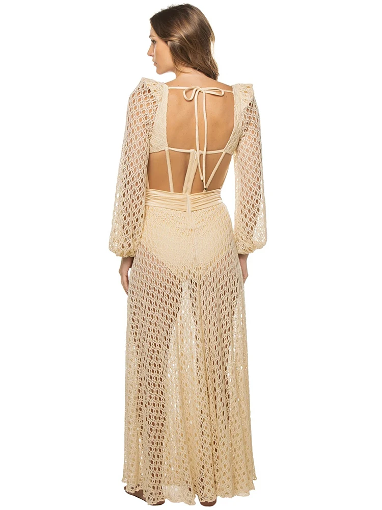 Рисунок 5 - Женский ретро купальник с вырезами и открытой спиной