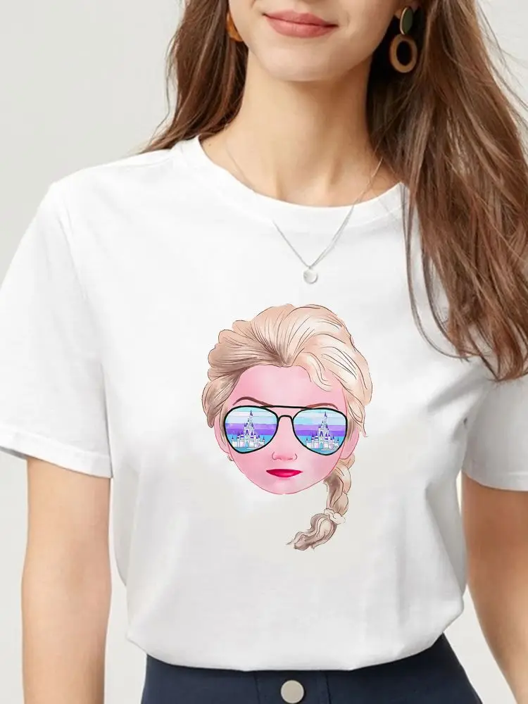 

Футболка женская летняя универсальная белая с изображением героев мультфильма «Холодное сердце Эльзы»