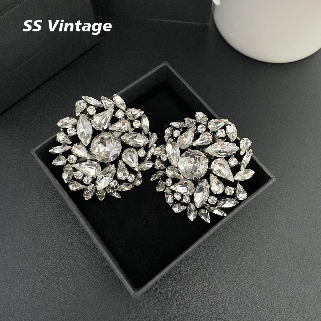 

SS Vintage Europe Designer Brand Crystal Flower Ear Clip Exaggerated Large Earring Woman Top Quality Luxury Jewelry Trend