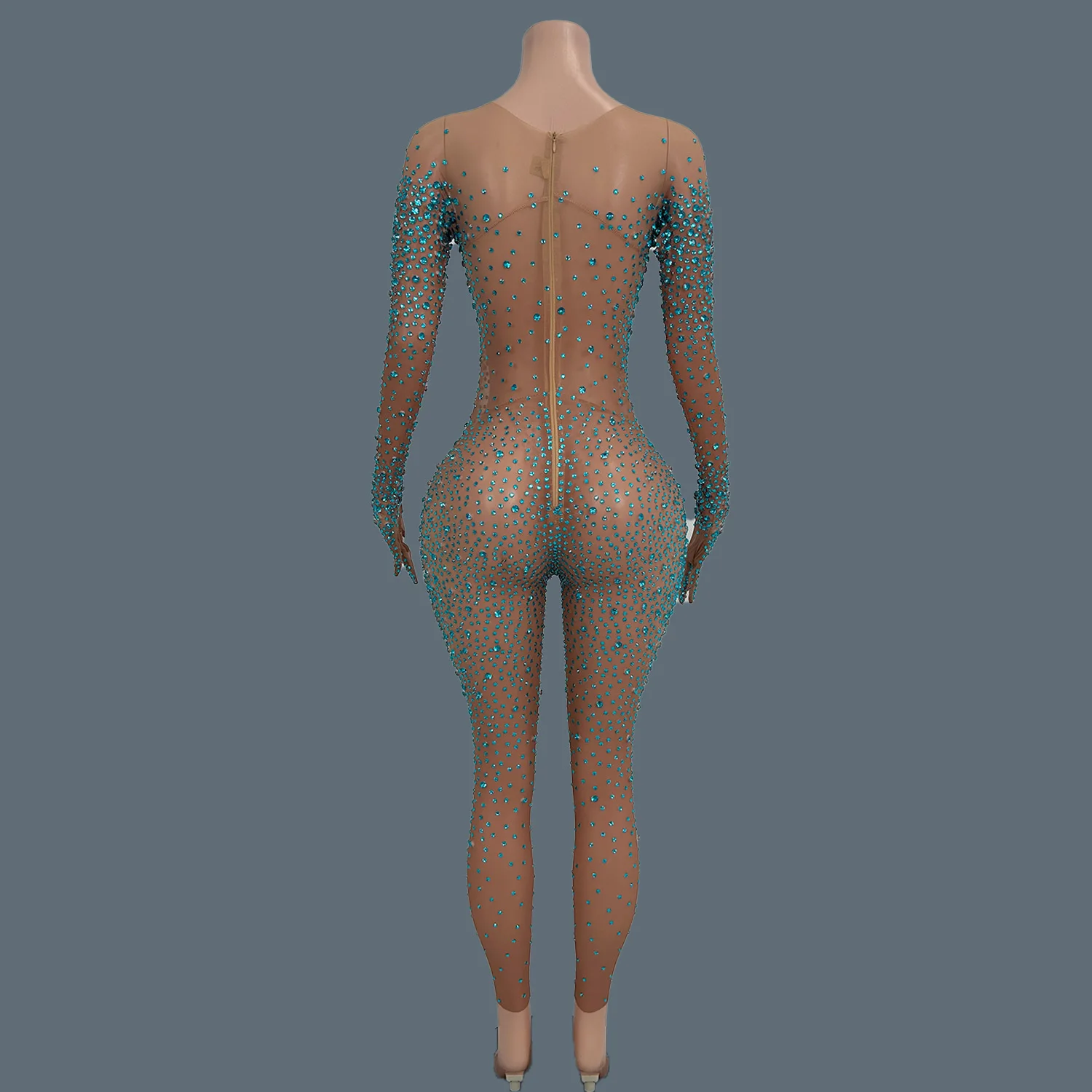 Женский комбинезон с блестками и стразами