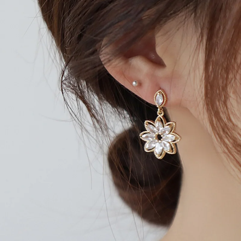 

серьги женские серьги висячие бижутерия сережки необычные серьги длинные винтСерьги-подвески женские с кристаллами циркона, висячие ювели...