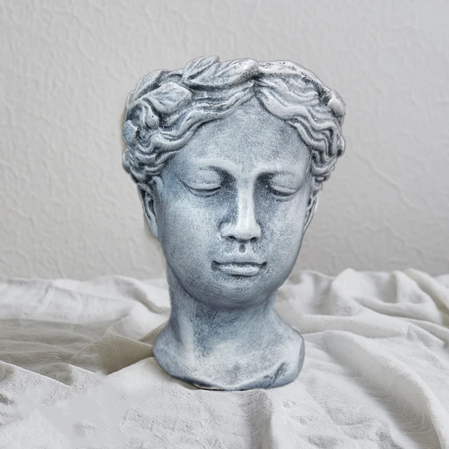 Диана артемида бюст гипс. Гипсовая голова афины. Головы богинь. Голова богини из собрания голенищева. Бюст дианы артемиды.