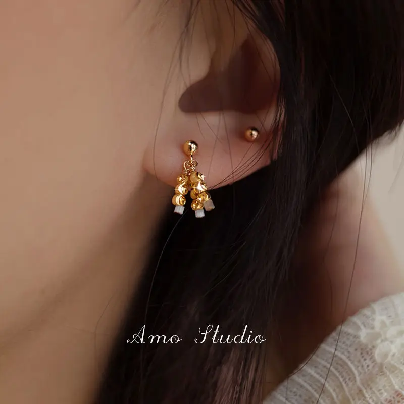 

Простые золотые серьги с бусинами для женщин, модные серьги-цепочки с бусинами и кисточками, женские красивые украшения, праздничный подаро...