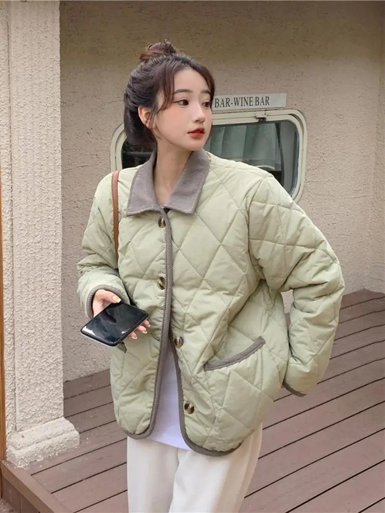 Куртка на хлопковой подкладке с маленькими ромбическими лацканами и длинными