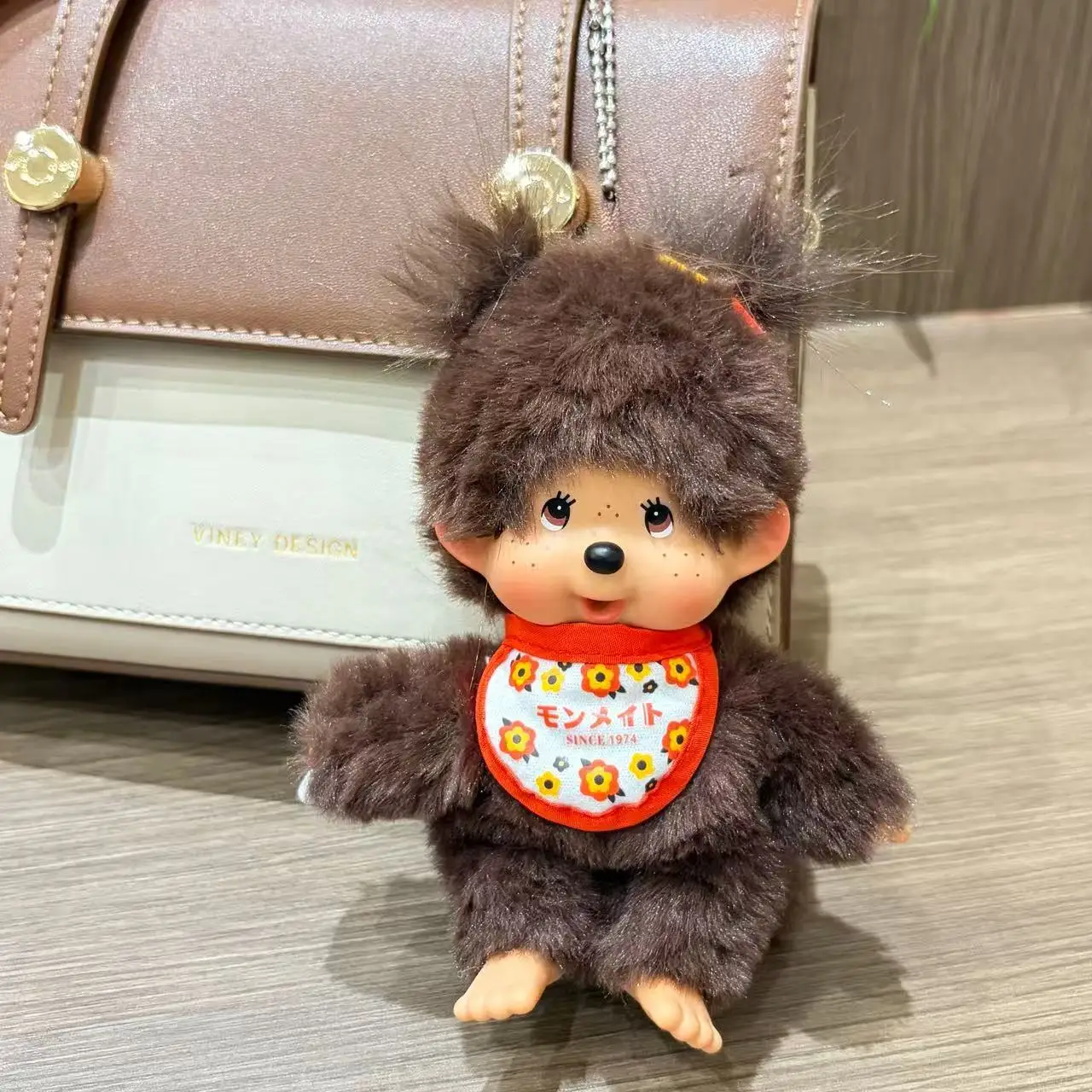 Фото Ретро-кукла Monqiqi из винила, коллекционная серия, брелоки-подвески Kawaii для рюкзаков, подарок на день рождения №4