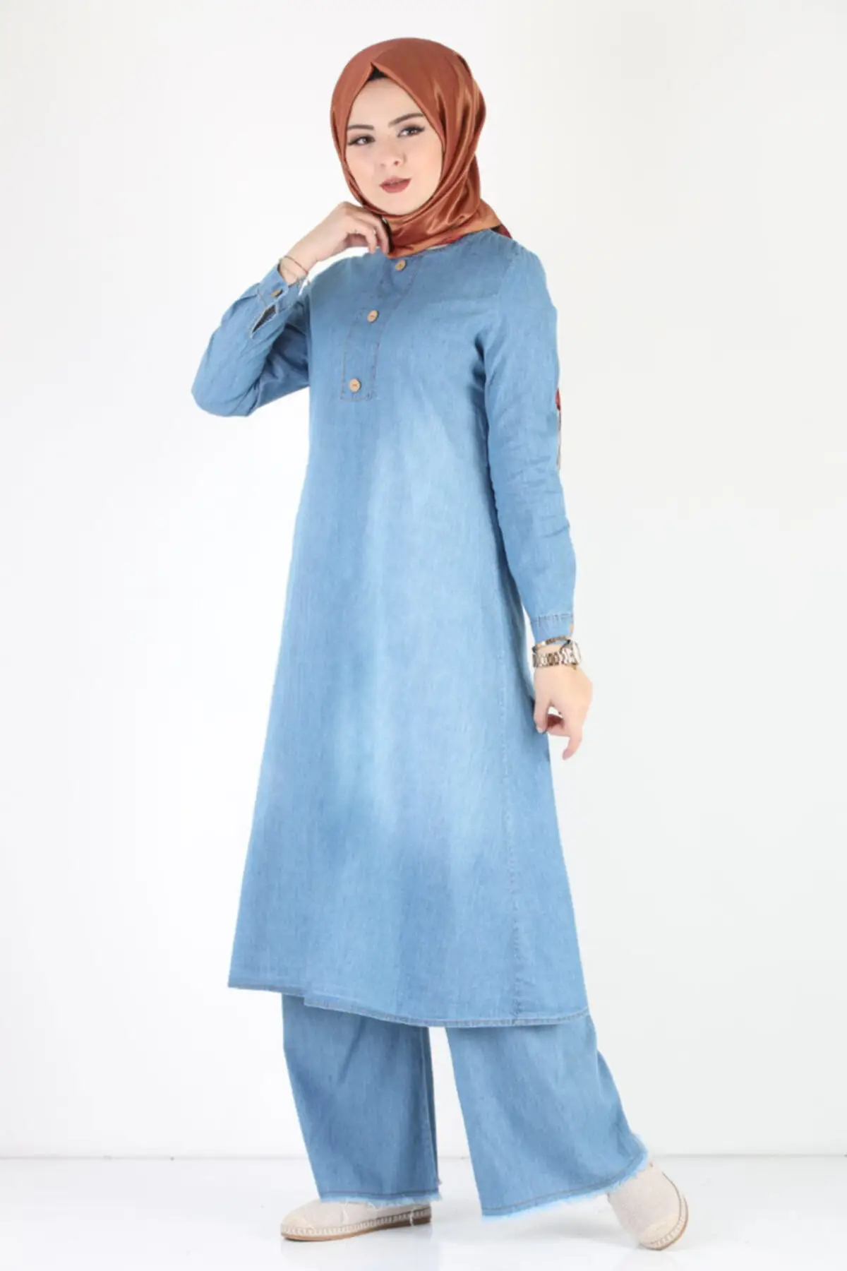 

Taylor is Hijab Button jeans Binary Team Women's Islamic Team 2021