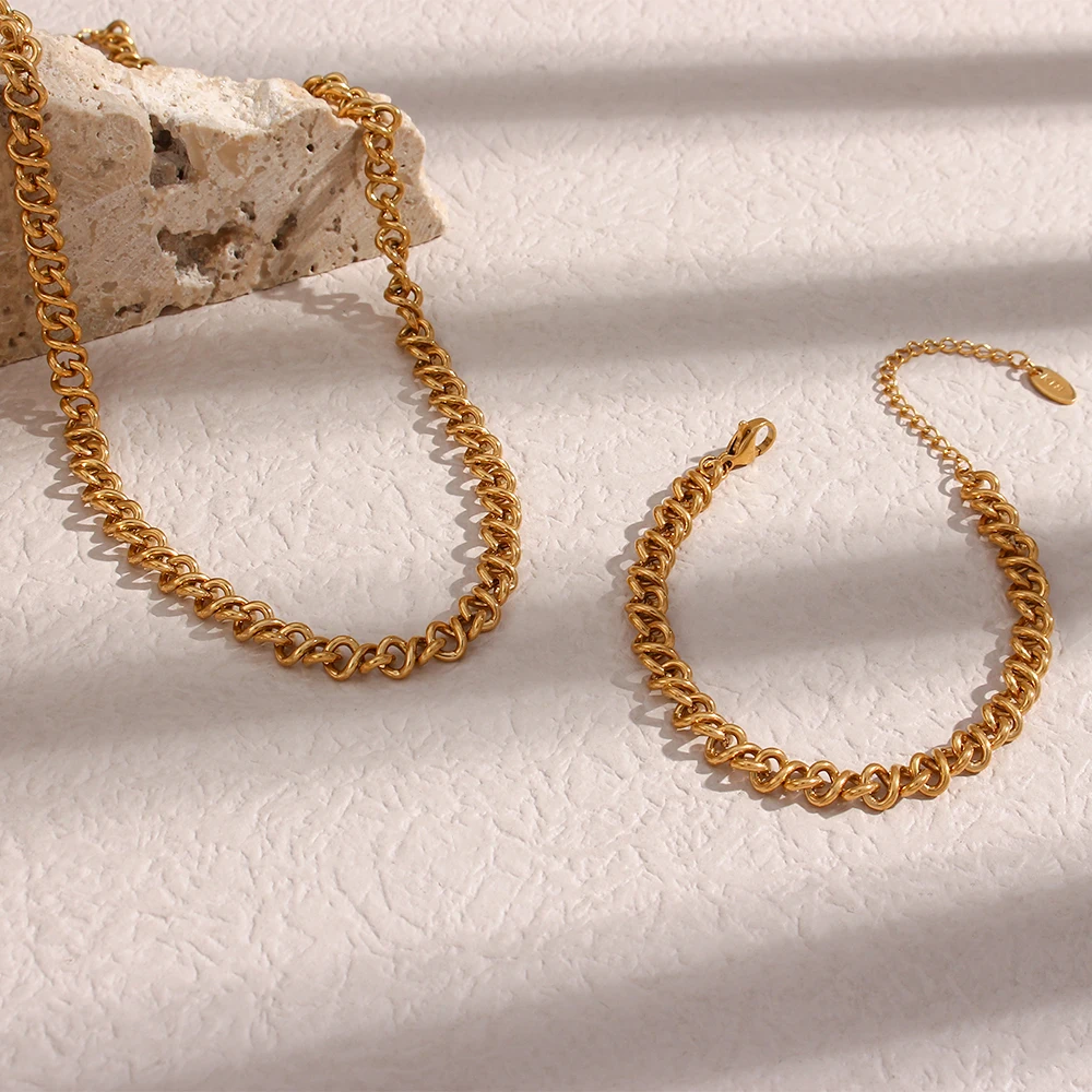 

2022 New Design Stainless Steel 18K Gold Plated Curb Wave Gold Chain Necklace Bracelet Jewelru Set For Women Gold Jewelry