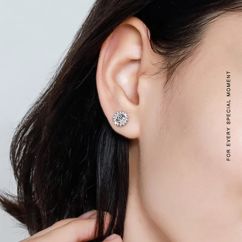 

Birthday gift for girlfriend little daisy stud earrings D color moissanite earrings earrings 2021 new light luxury niche