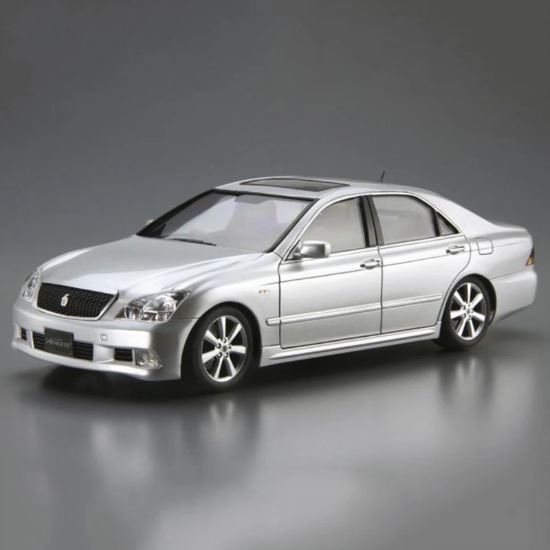 1/24 Toyota GRS182 12-го поколения Crown 05793 собранная модель для взрослых |
