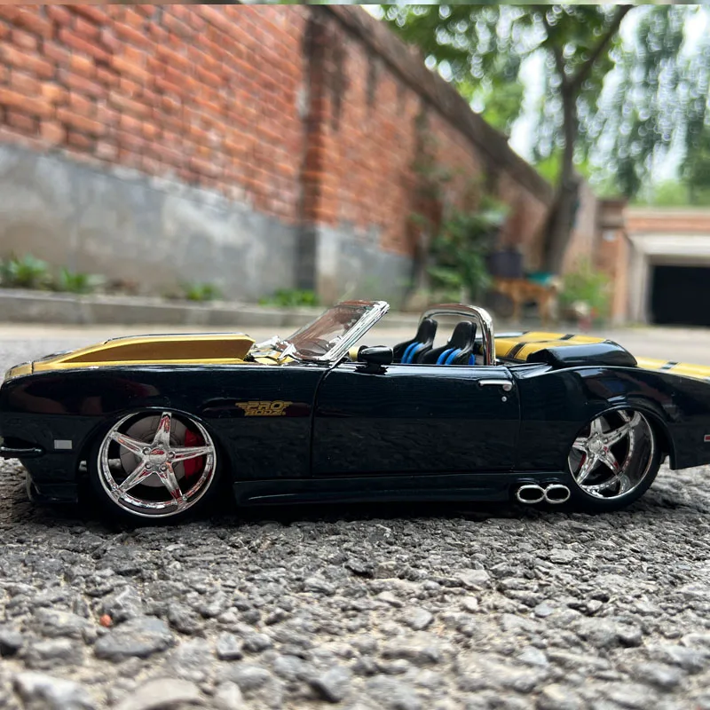 Фото Оригинальная модель 1:18, GM Chevrolet 1968 Camaro, модель автомобиля из сплава для дисплея, подарков и коллекций №4