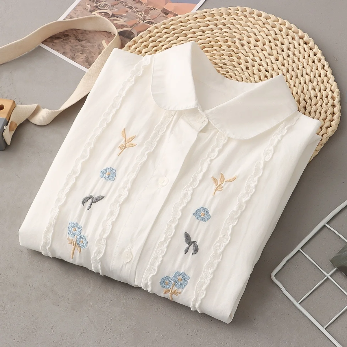 

Womans long sleeve tops mori girl Japan style sweet peter pan collar long sleeve lace embroider cotton blouses base shirt