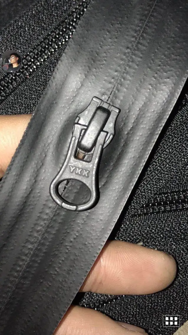 

Ykk Waterproof Zipper 3rd 5th YKK Black Matte Waterproof Code with T10 Arbitrary Custom-cut Zipper 30 Per Meter.