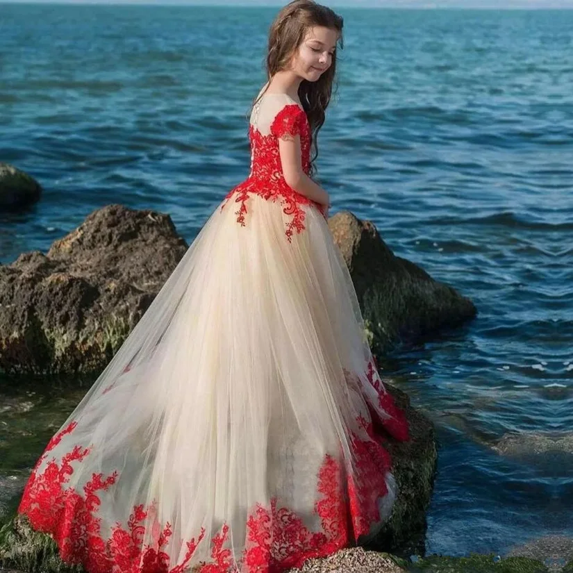 

Princess Flower Girl Dresses Sheer Jewel Neck Short Sleeve Kids For Weddings Red Lace First Communion Party Birthday Gown
