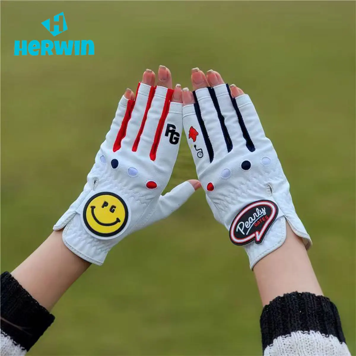 

2023 New Golf Gloves Women's Smiling Korean Brand PU Material Soft Comfortable Breathable Fingers Exposed Lady's Sports Gloves