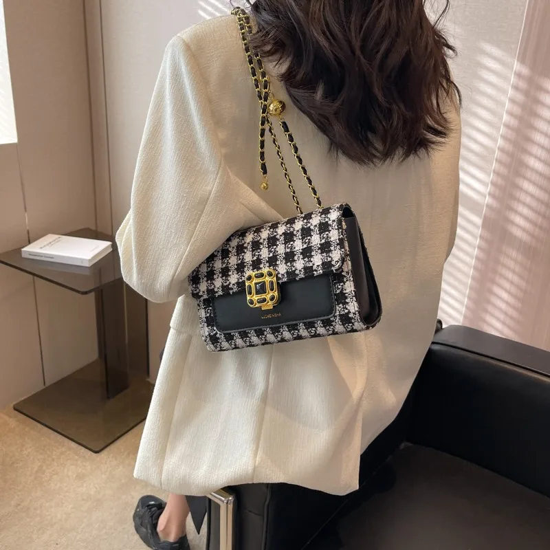 Niche Design Woolen Bags 2023 New Autumn/winter Popular New Women's Bags Chain Messenger Bag Hot Plaid Square Bag Shoulder Bag