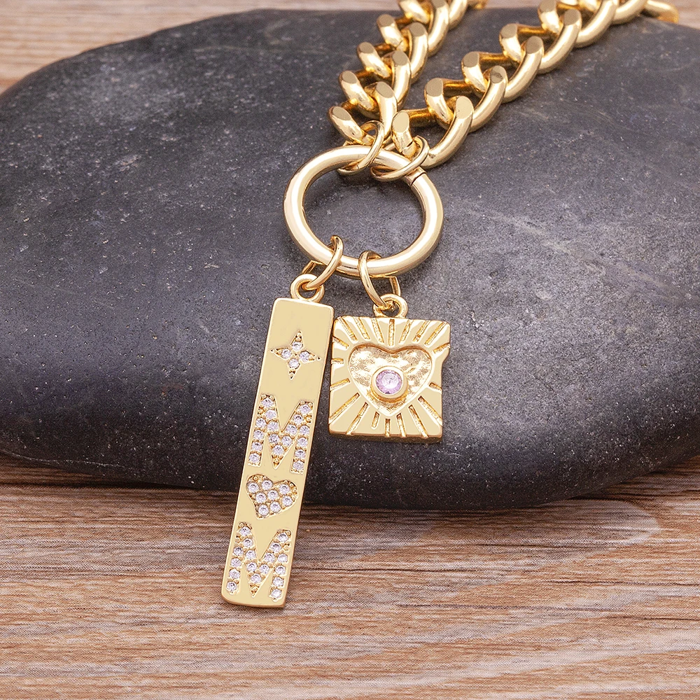 Женское колье с подвеской в форме сердца фианитом