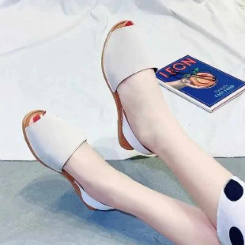 Сандалии женские на платформе Нескользящие удобные повседневные босоножки