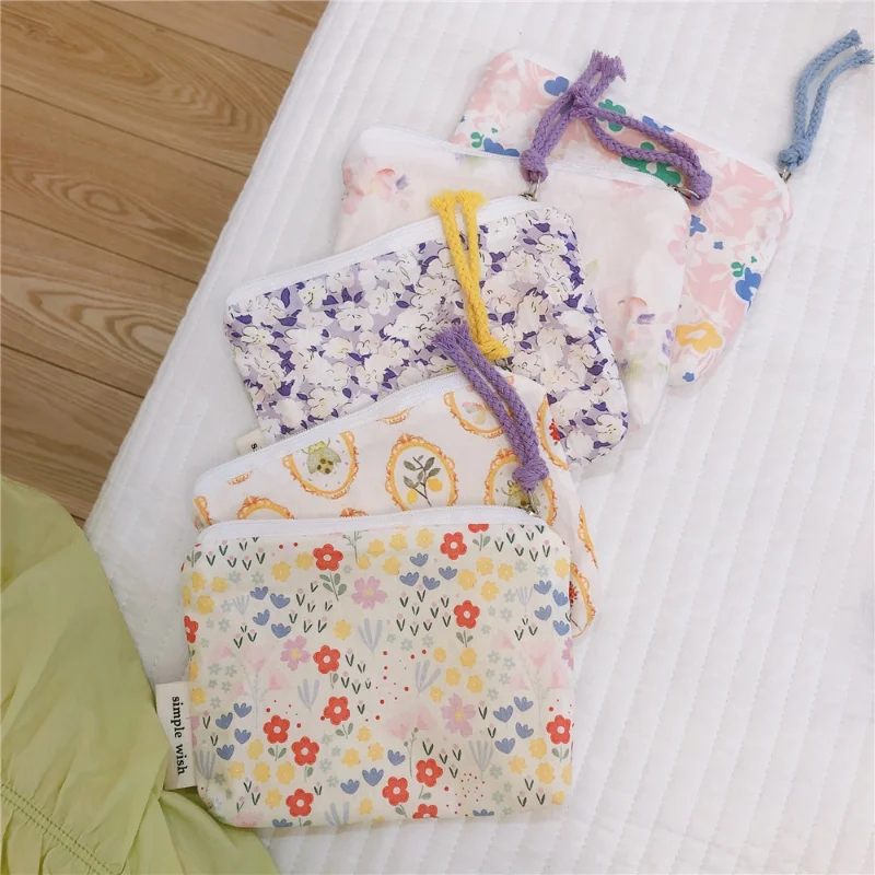 

Floral Print Small Cosmetic Bag Sanitary Napkin Storage Bag Girl Women Coin Money Card Eearphone Lipstick Holder Organizer Pouch