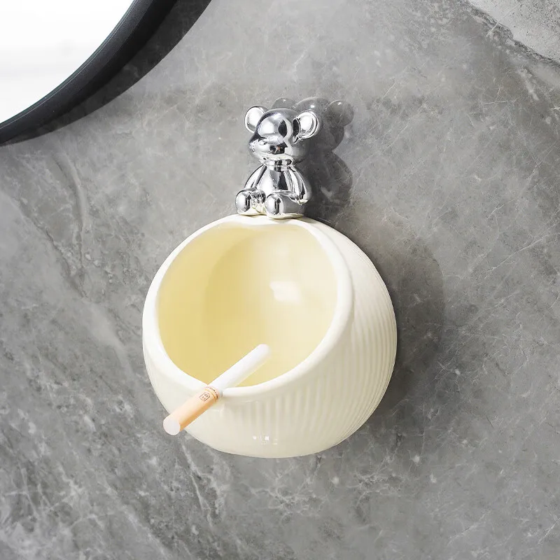 

Fashionable wall mounted perforated ashtray cartoon cute creative wall mounted toilet bathroom luxury bear ashtray
