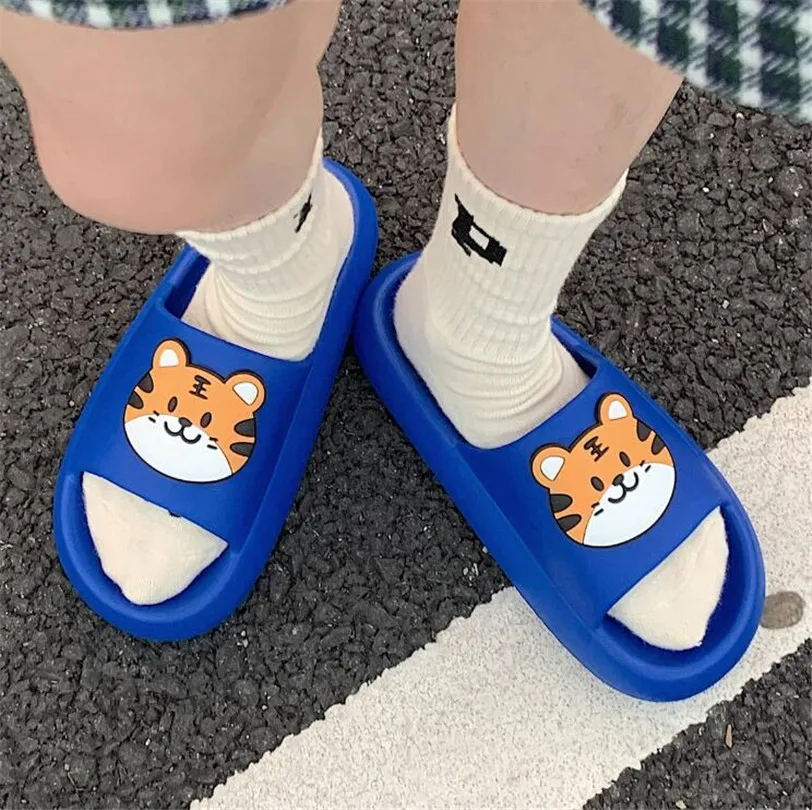 

Men's Summer Creative Funny Slippers Snug Non Slip Home Bathroom Slides Leisure Garden Shoes Unisex General Beach Sandals