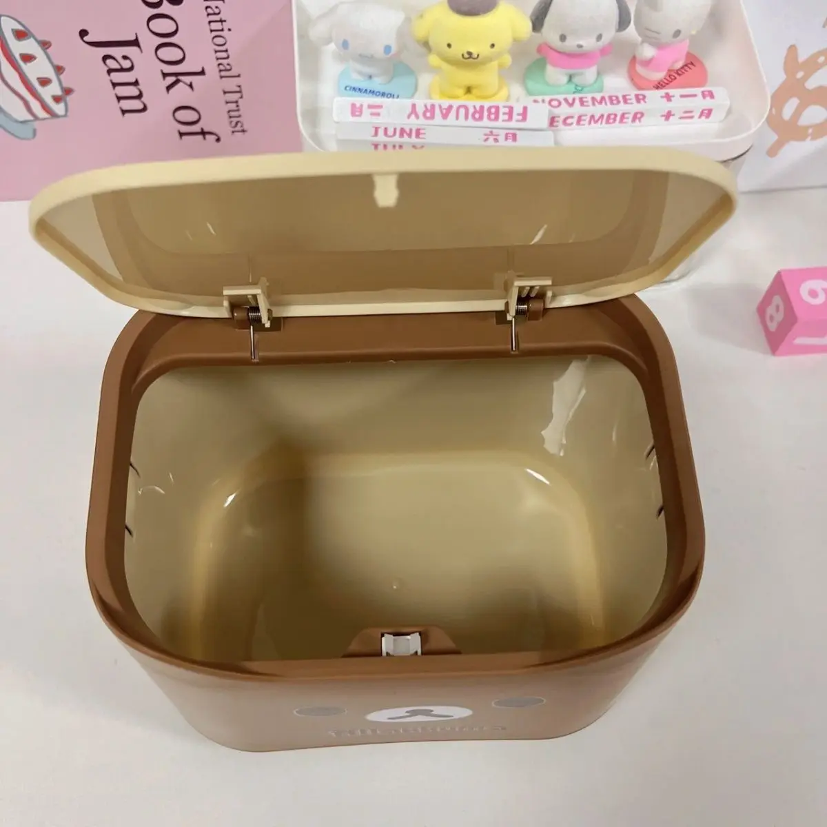Фото Kawaii Rilakkuma Корзина для хранения Мини-коробка для хранения Милый аниме Мультфильм Настольная сортировка мусорного бака Автомобиль Дом изголовья для девочек Подарочные игрушки №5