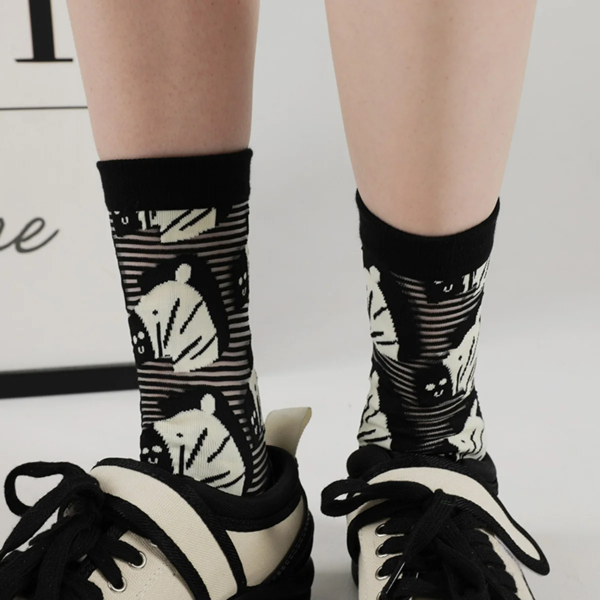 

Летние удобные новые персонализированные носки DAMAHOOV с маленькими животными из мультфильмов Корейская версия тонкие стильные носки средней длины из стекла и шелка