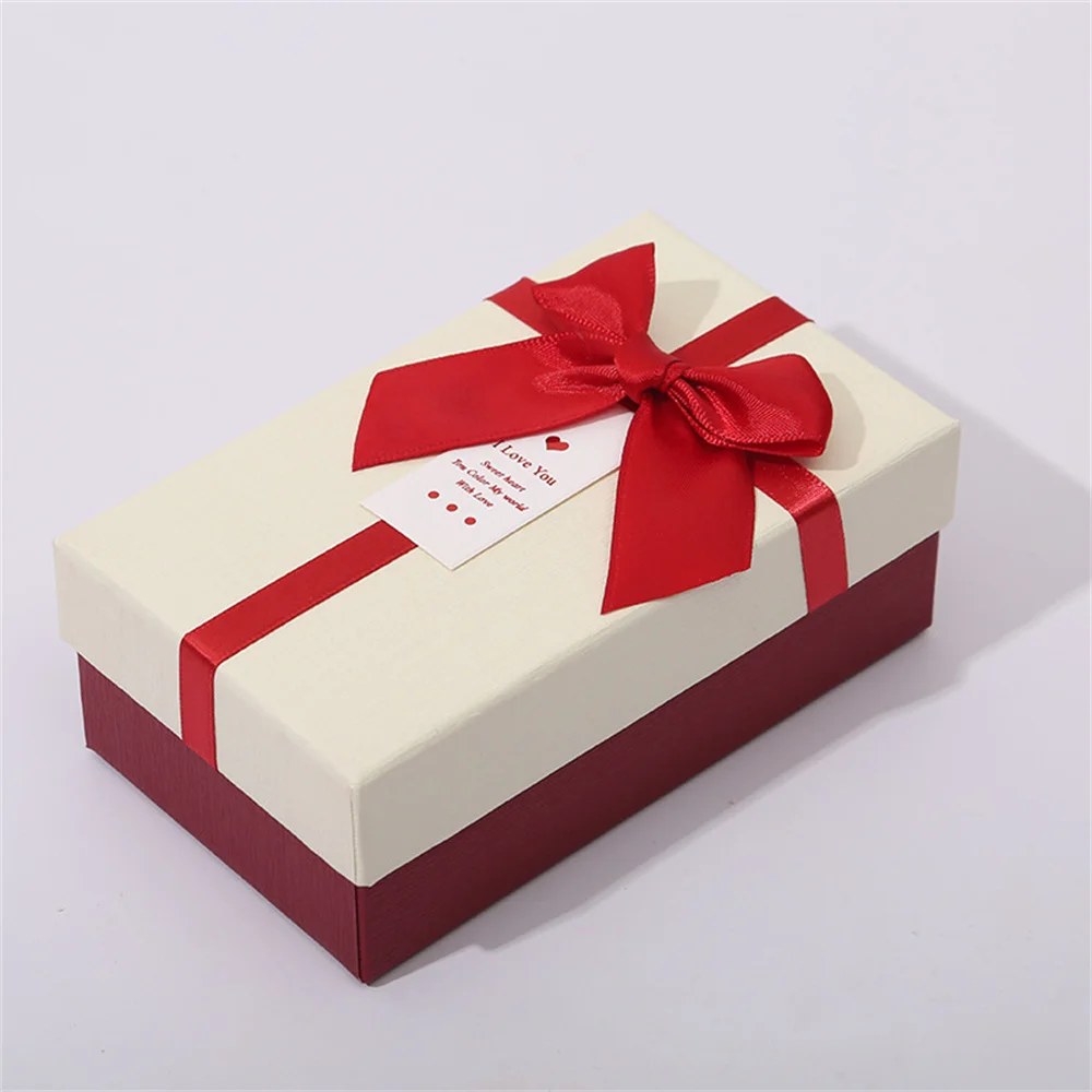 

Подарочная коробка с бантом