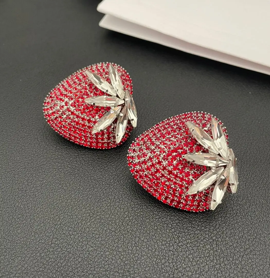 

Индивидуальный модный светлый роскошный темпераментный зажим для ушей