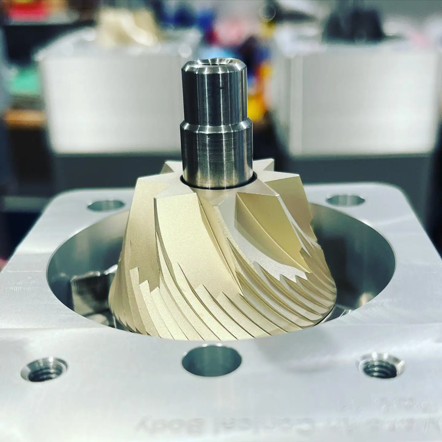 Кофемолка ручная коническая 74 мм 98