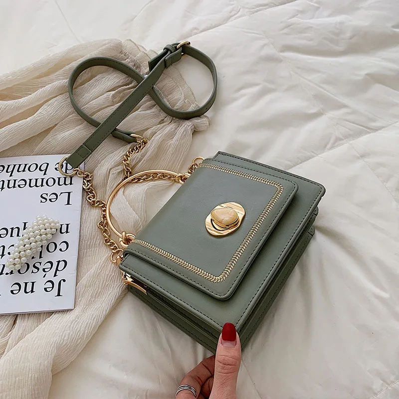 

On the new small bag female 2022 new Korean version Joker portable messenger bag fashion texture chain shoulder small square bag