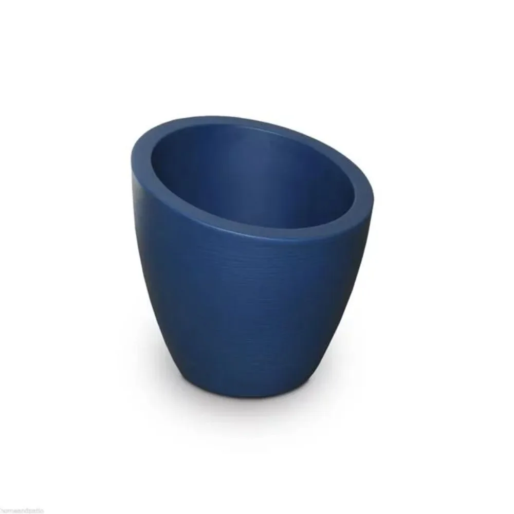 

Mayne Modesto 20 in. Tall Polyethylene Planter