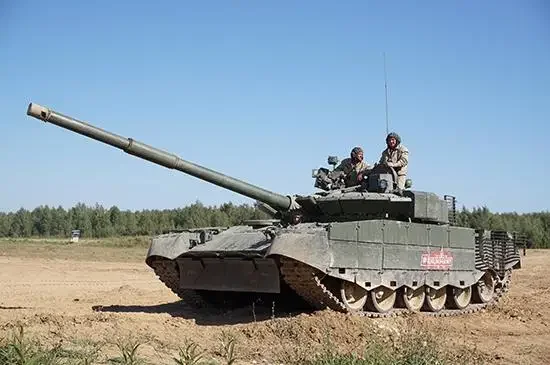 Trumpeter 09587 1:35 Русский T-80BVM MBT Комплект пластиковых моделей Новый