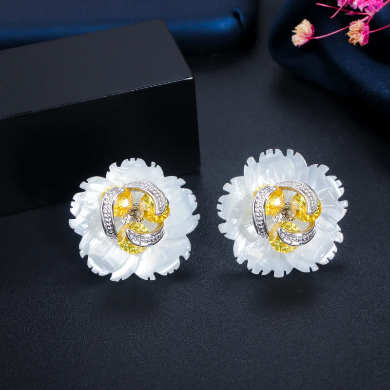 

2 in 1 Design Natural Shell Flower Yellow CZ Stone Big Stud Earrings for Ladies Fashion Brand Unique Jewelry
