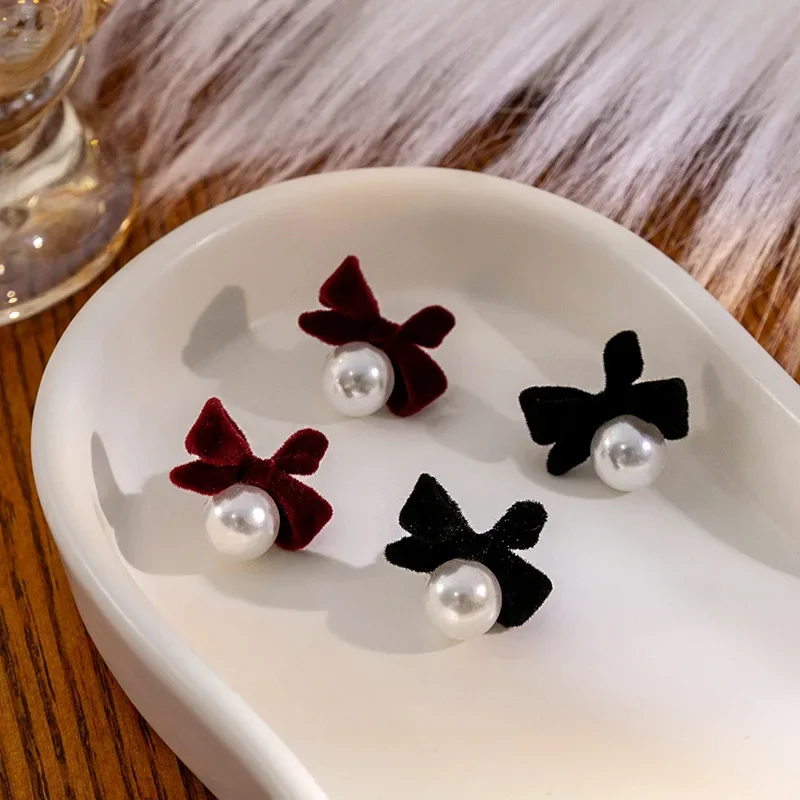 

Autumn and Winter Vintage Wine Red Bow Tie Silver Needle Stud Earrings Imitation Pearl Sweet Earrings for Women