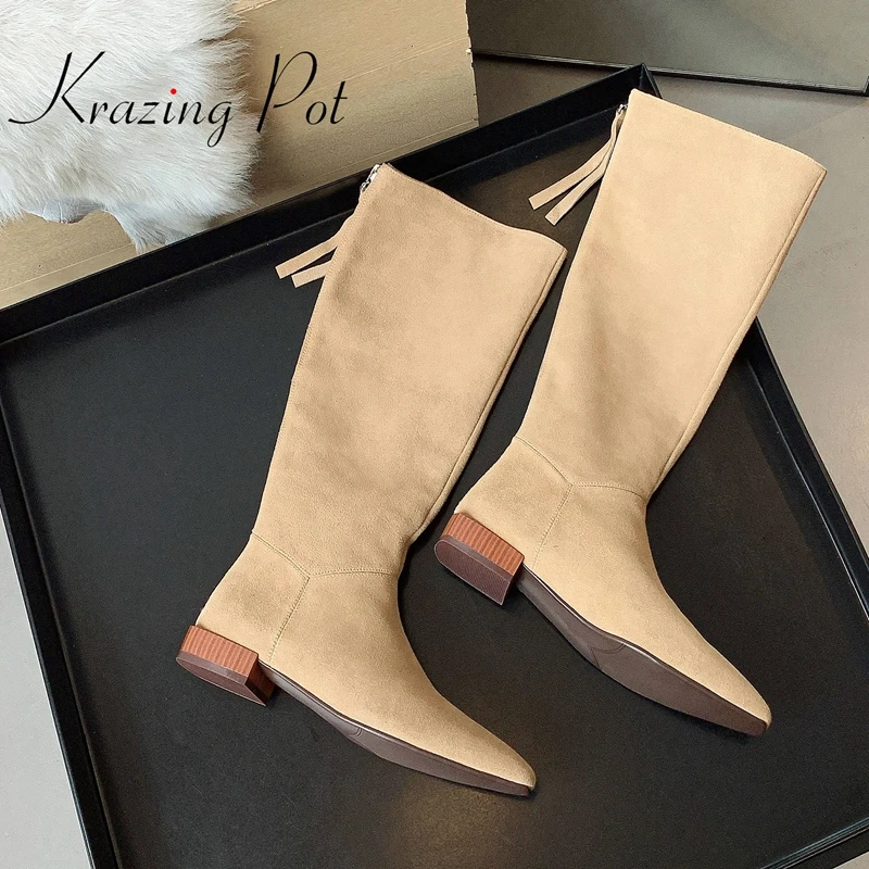 

Сапоги из коровьей замши с острым носком, на низком каблуке, на молнии