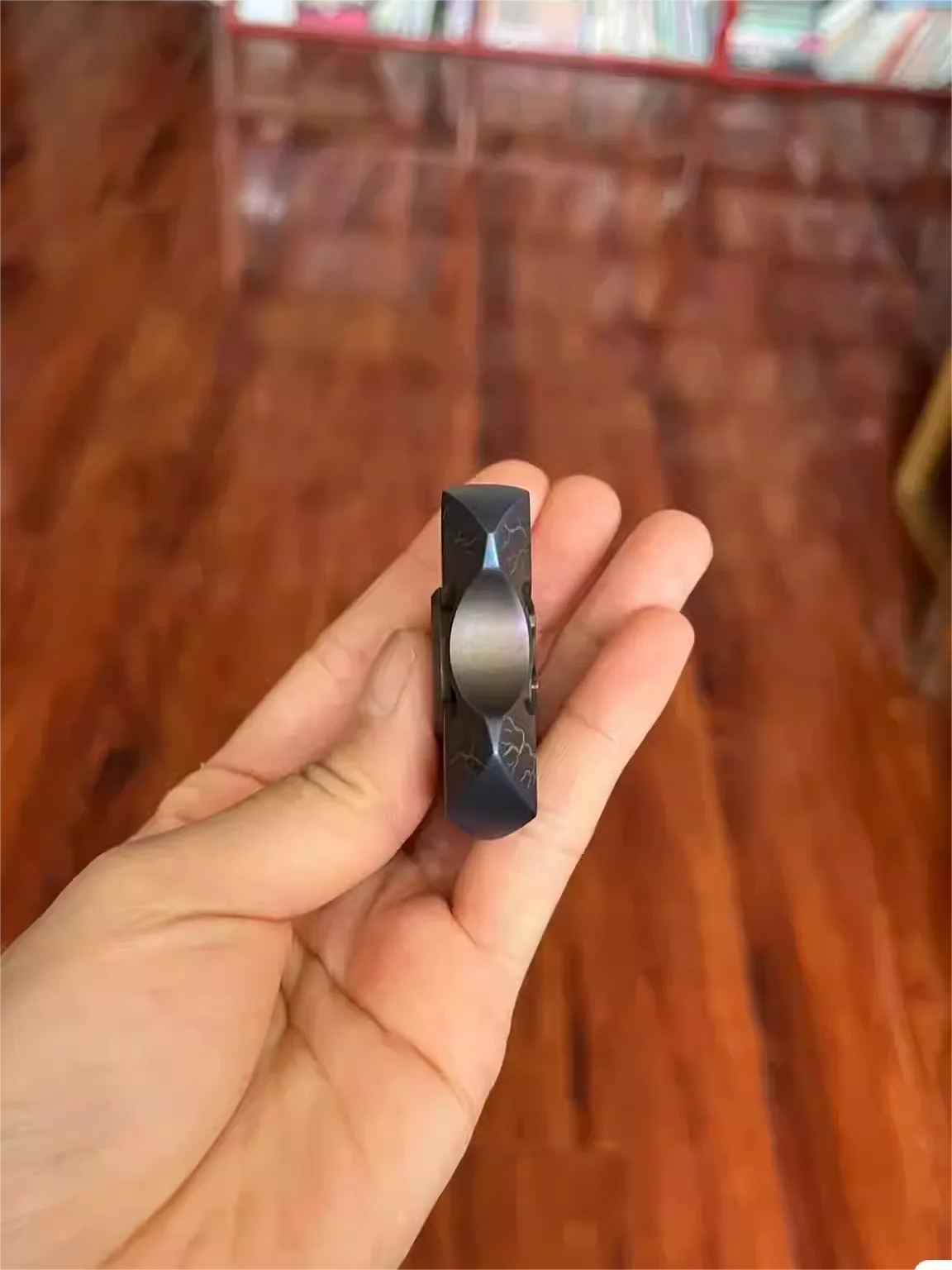 Гироскопический треугольник для пальцев из титанового сплава EDC