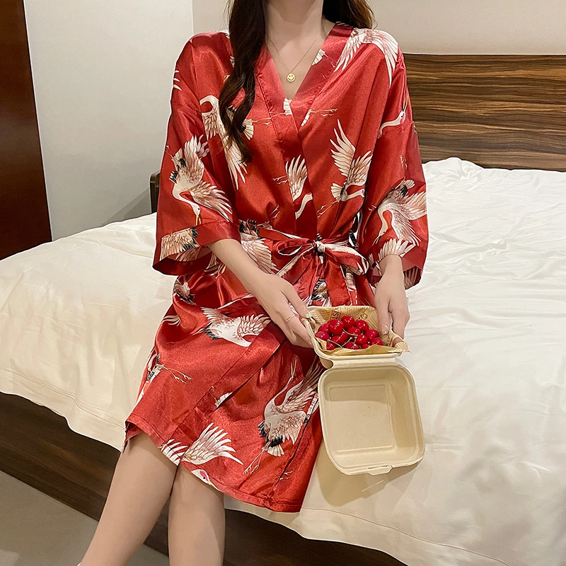 

Female Bathrobe Sexy Peignoir Femme Silk Kimono Bride Dressing Gown Fashion Satin Robe Sleepwear Night Grow For Women Plus Size
