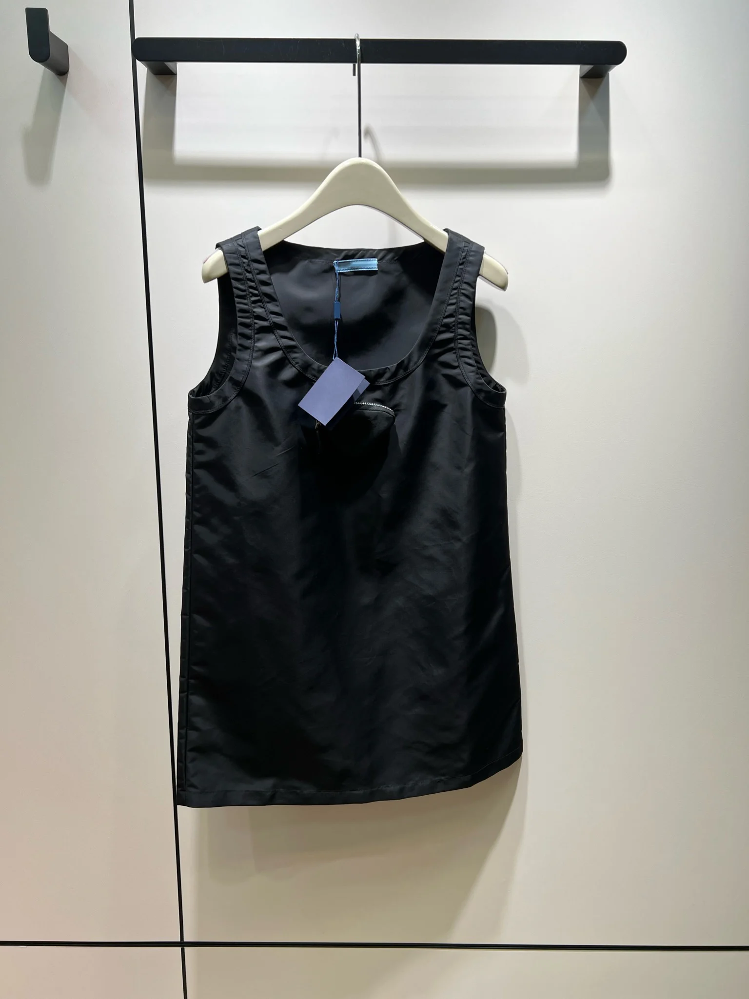 

Bag decoration round neck sleeveless sundress straight simple loose A-line version casual age reduction714