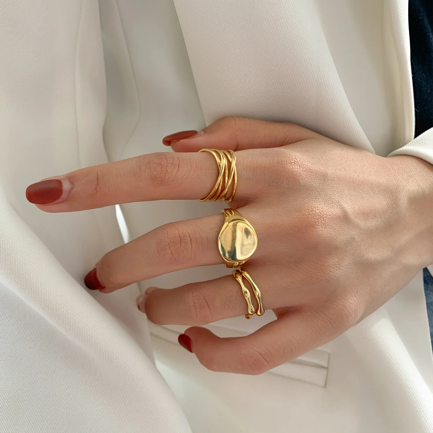 

Vintage Gold Color Irregular Hollow Line Cross Ring Adjustable Geometric Finger Rings for Women Fashion Party Jewelry Gift